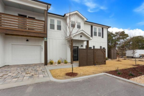 BCW29A Boone Docks 2 Min Walk to Beach